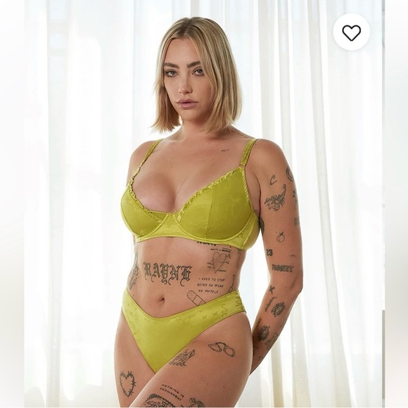 Savage X Fenty Heavenly Satin Quarter Cup Plunge Bra - Picture 1 of 4